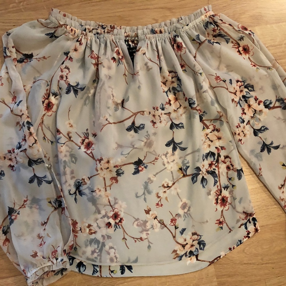 White House Black Market top PXS